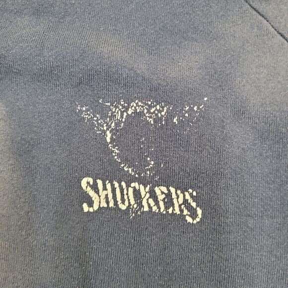 Vintage Shuckers Seafood Bar Sweatshirt XL 23x26 Faded USA - Picture 16 of 16